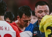 开云体育-足坛风云人物谢幕，球迷悲伤送别