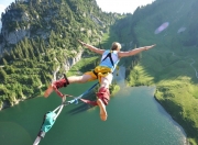 开云平台-公牛终结雄鹿王朝，爱德华兹如何成为新时代的关键先生