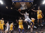 开云在线直播-米切尔关键节点连续得分，灰熊力克尼克斯诠释大心脏价值