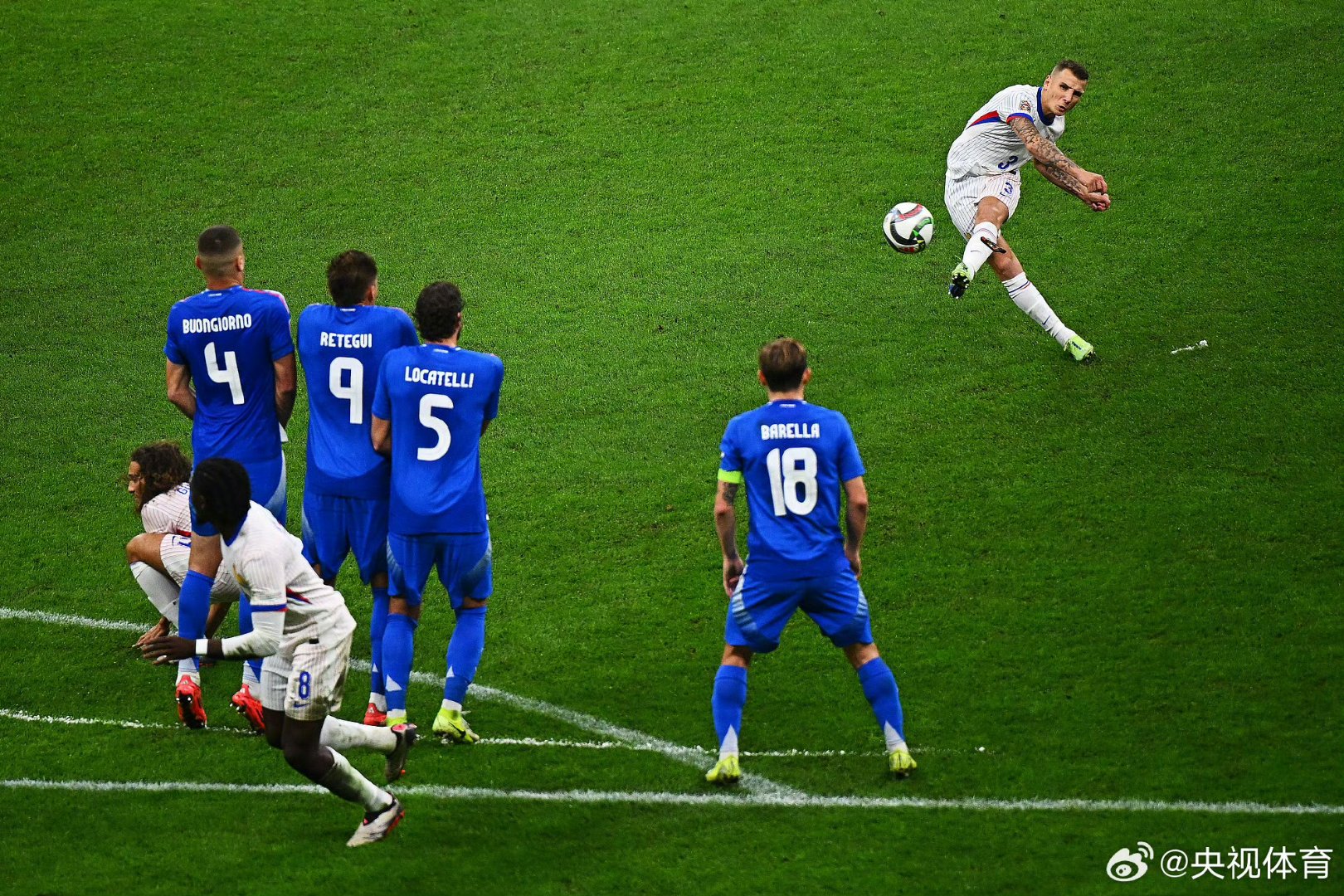 欧洲足球赛事再掀风暴，球迷狂热的简单介绍