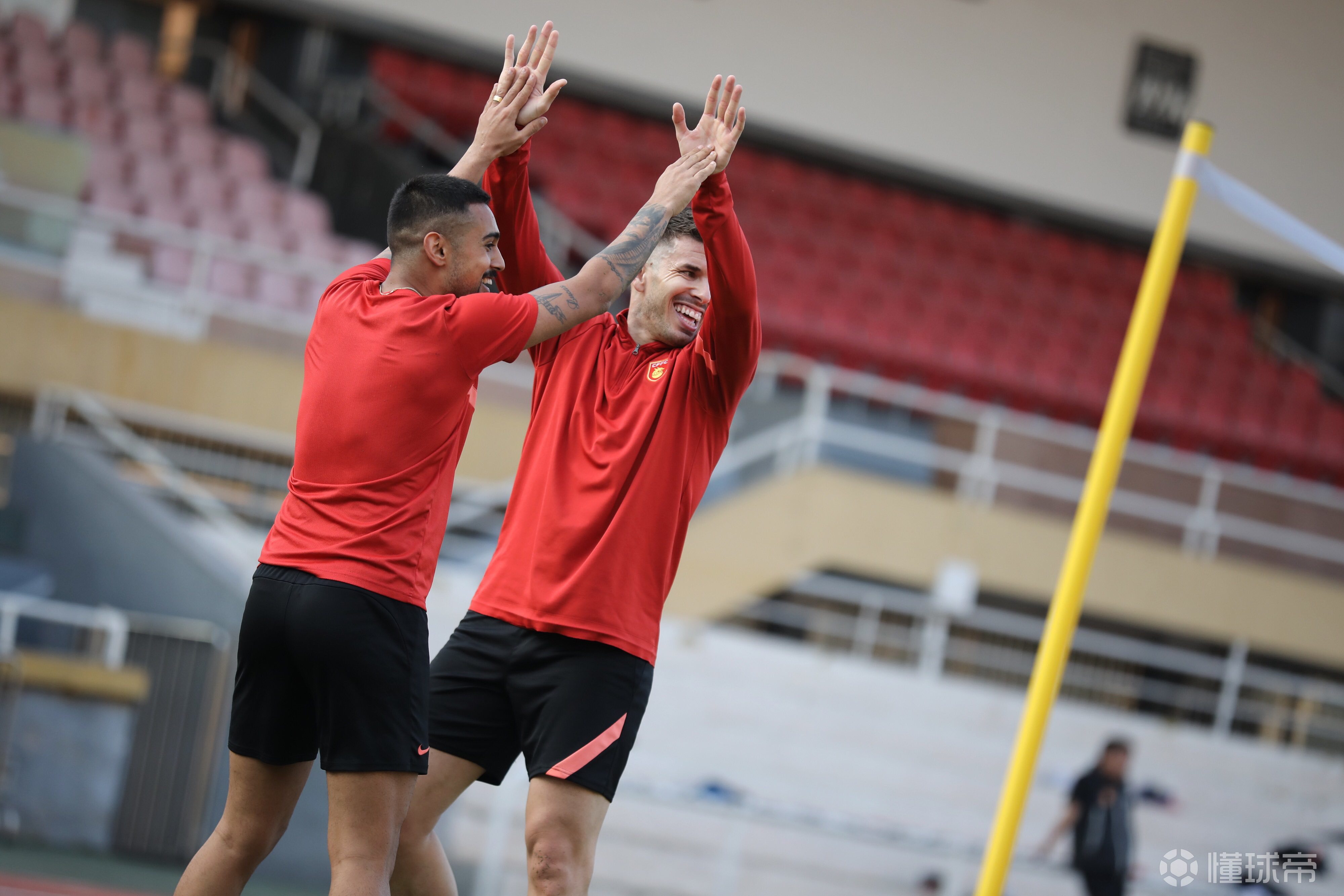 关于南特坚持训练备战，全力以赴的信息