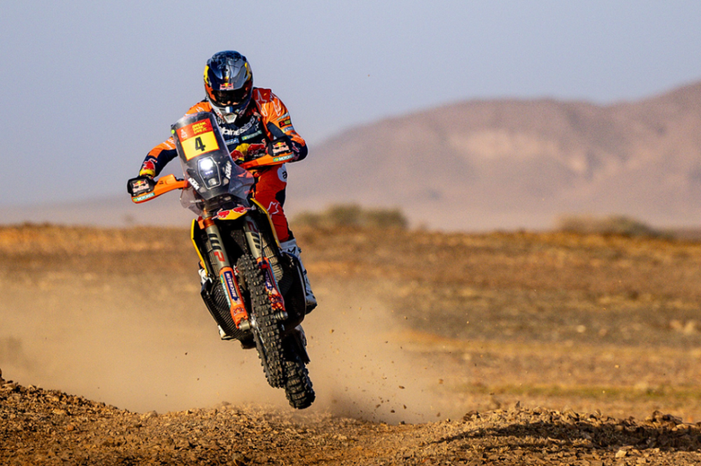 雪地摩托车赛比赛，夺冠夺冠更进一步的简单介绍