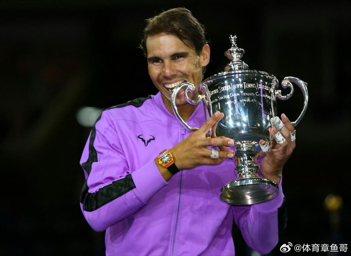 包含意大利网球队爆冷西班牙网球队，纳达尔送出助攻的词条