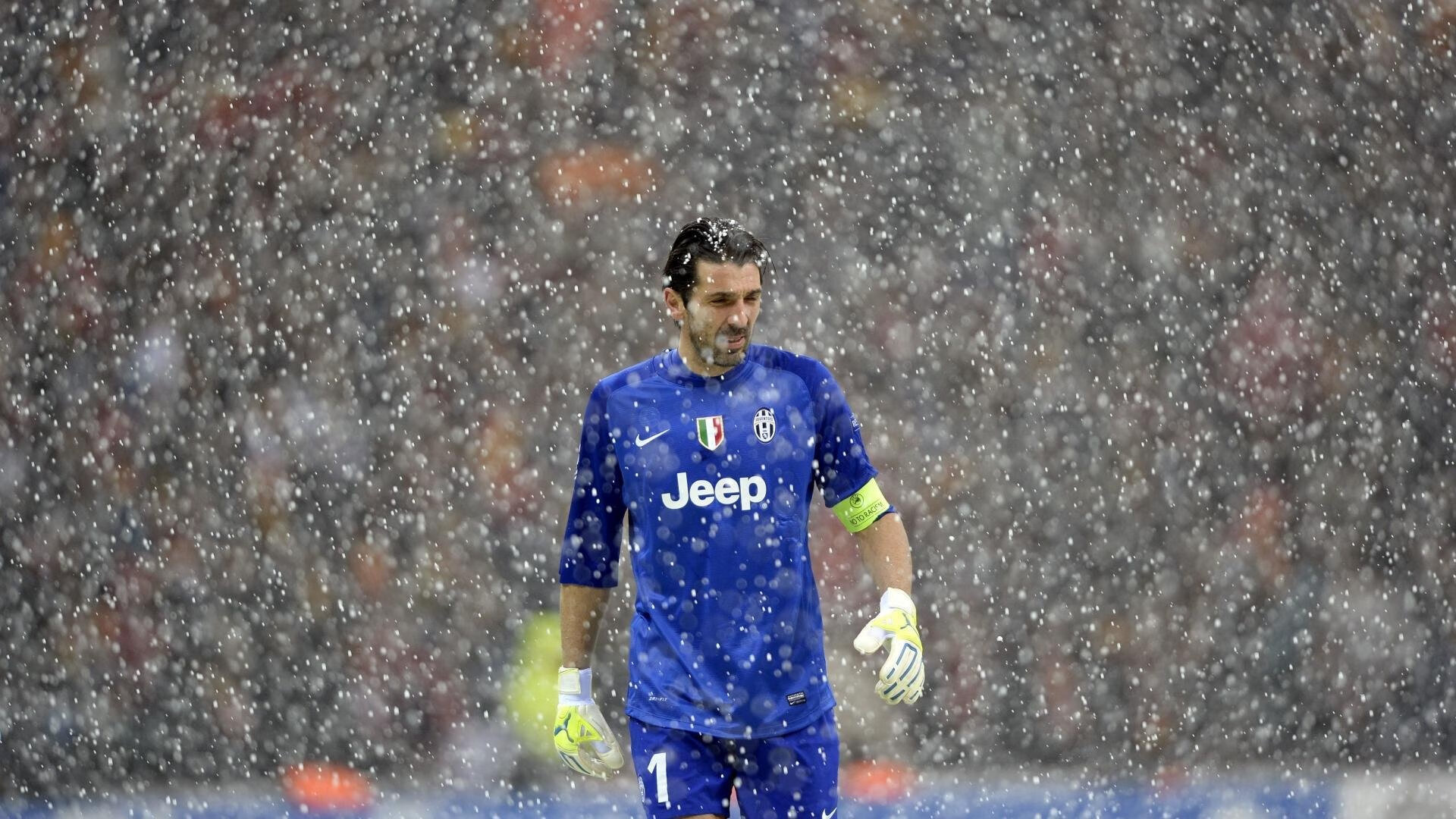 篮网淘汰赛惊险过关，霍勒迪末节爆发成关键先生