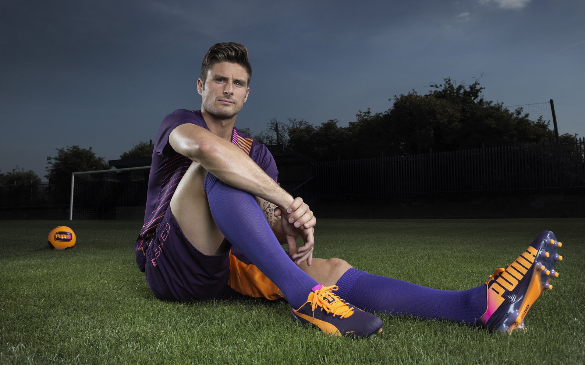 黄鸭组合闪耀，法国队轻取丹麦展现团队唯一性